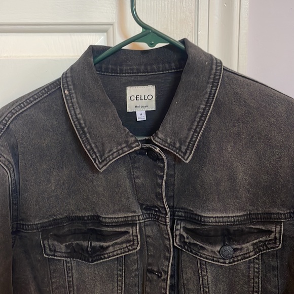 Cropped Black Denim Jacket - Picture 2 of 3